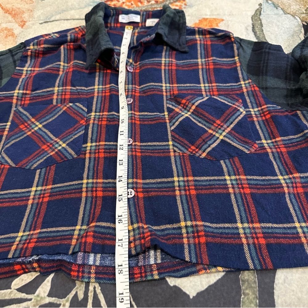 Vintage cropped (unbranded) flannel shirt w/mixed patterns - Picture 9 of 14